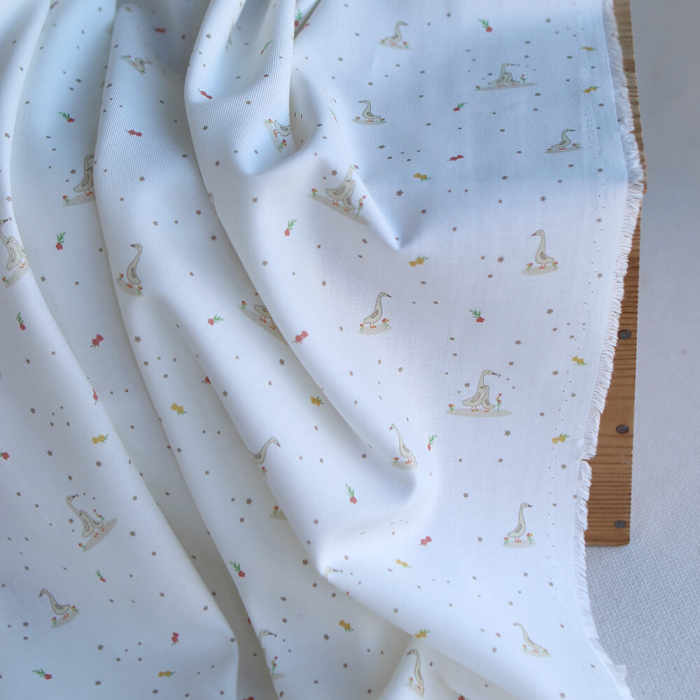 Tissu twill sergé coton organique imprimé oies couture mètre gris