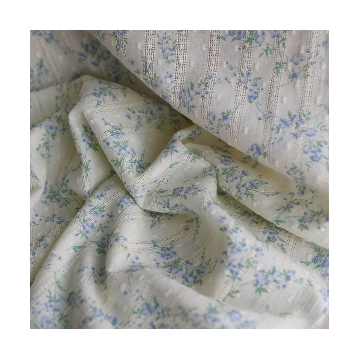 Blandine - Broderie anglaise plumetis coton texturé imprimé fleuri