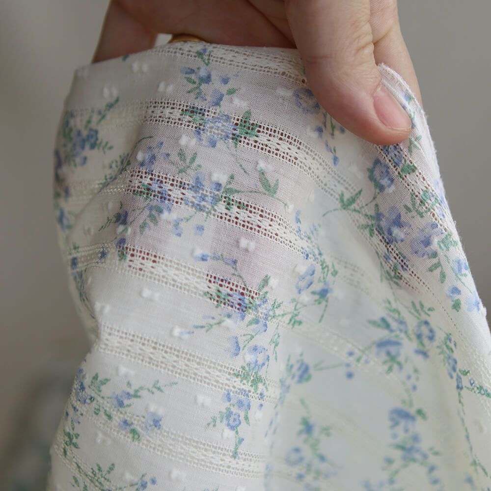 Blandine - Broderie anglaise plumetis coton texturé imprimé fleuri