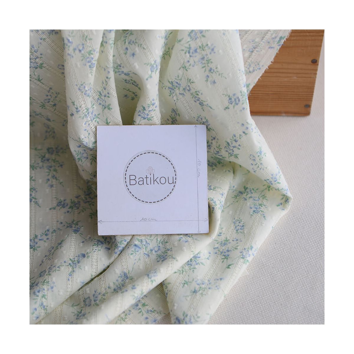 Blandine - Broderie anglaise plumetis coton texturé imprimé fleuri