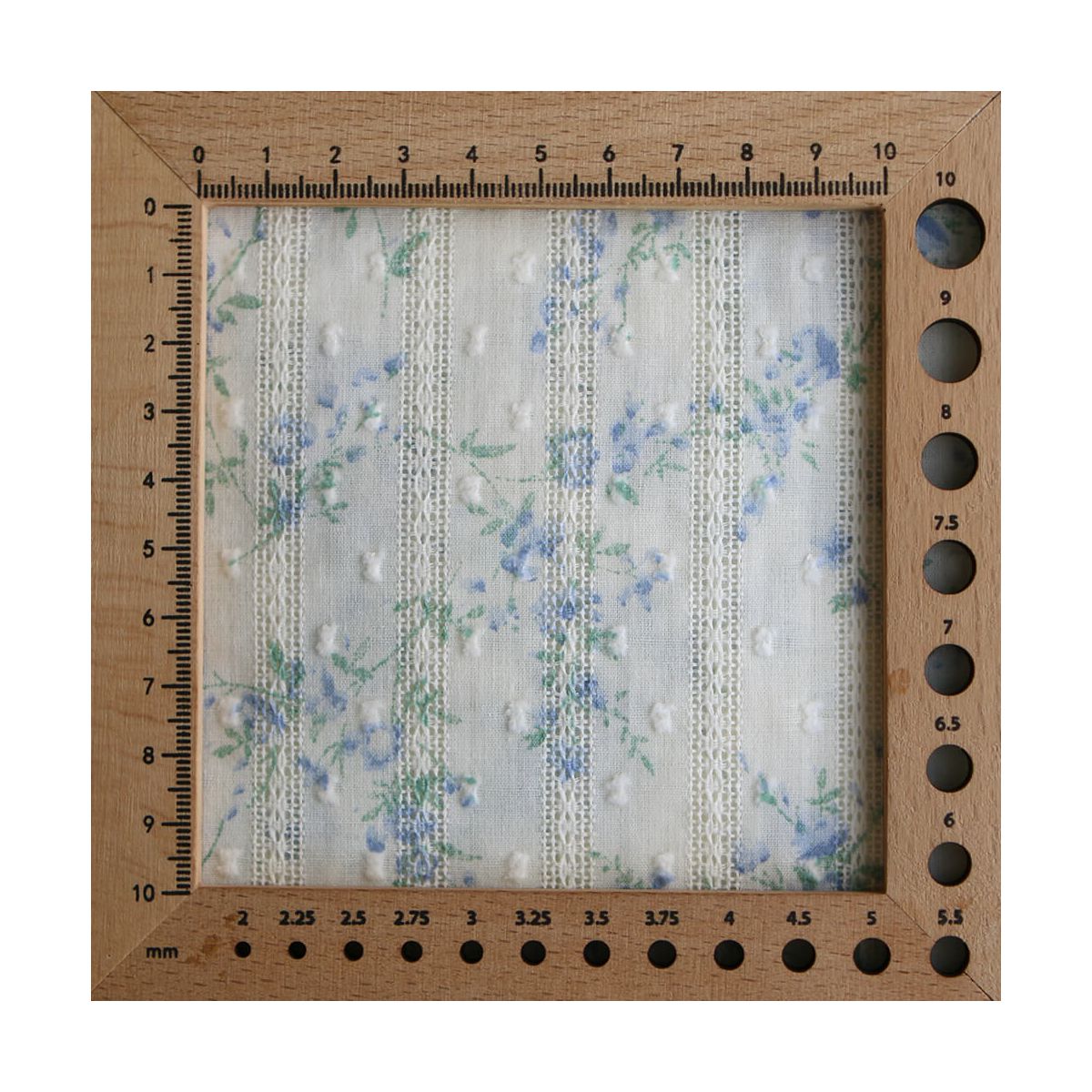 Blandine - Broderie anglaise plumetis coton texturé imprimé fleuri