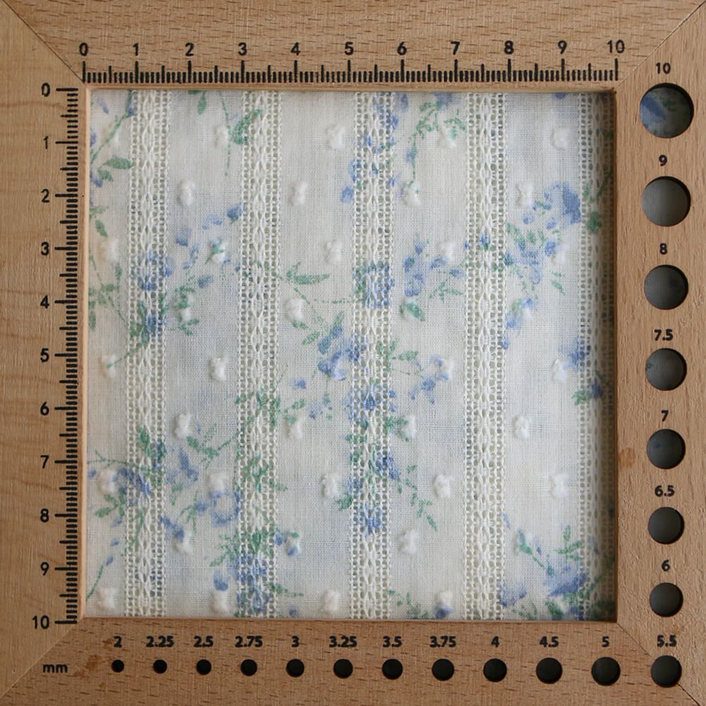 Blandine - Broderie anglaise plumetis coton texturé imprimé fleuri