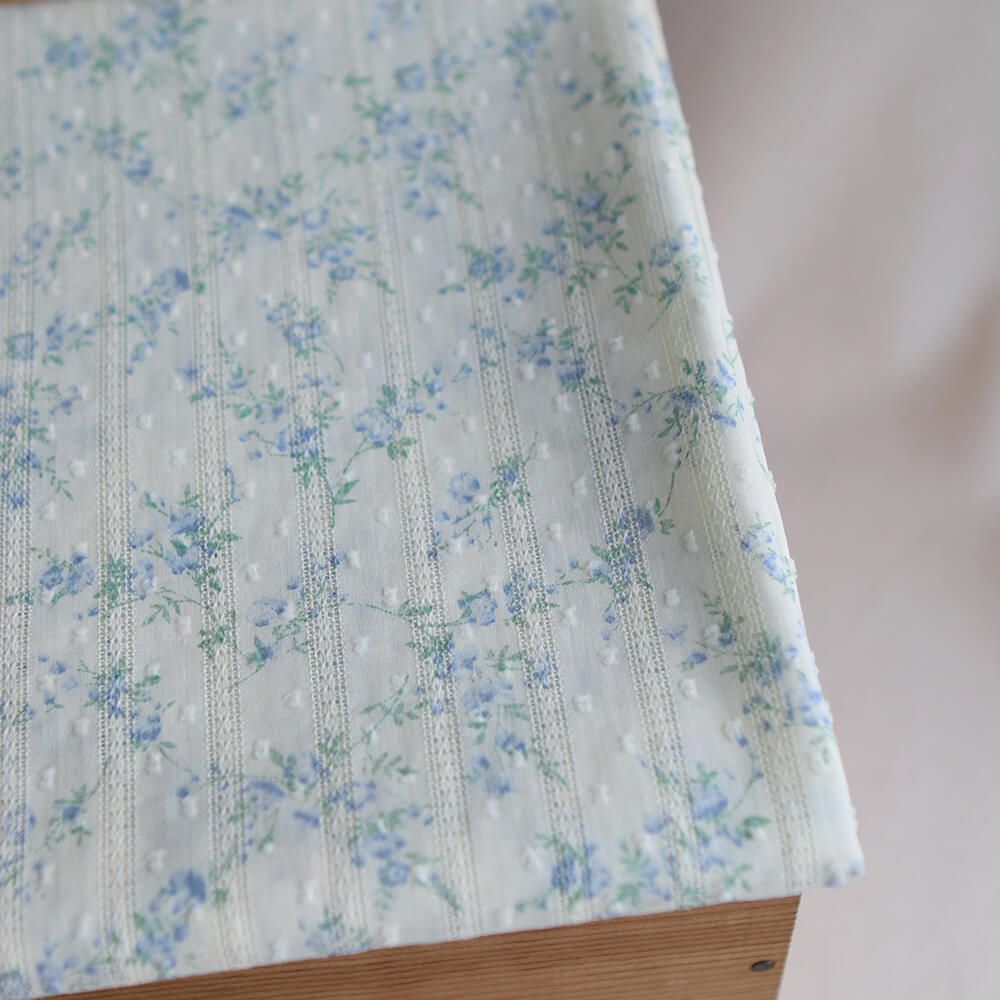 Blandine - Broderie anglaise plumetis coton texturé imprimé fleuri