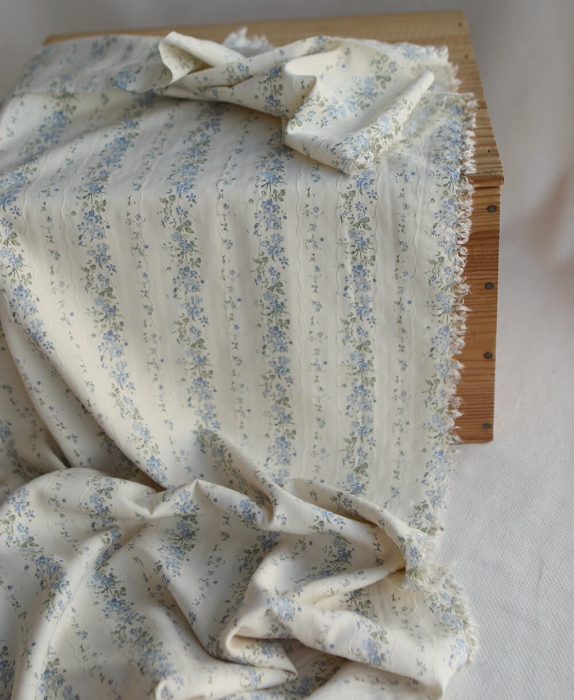 Camille - Tissu coton jacquard fleuri