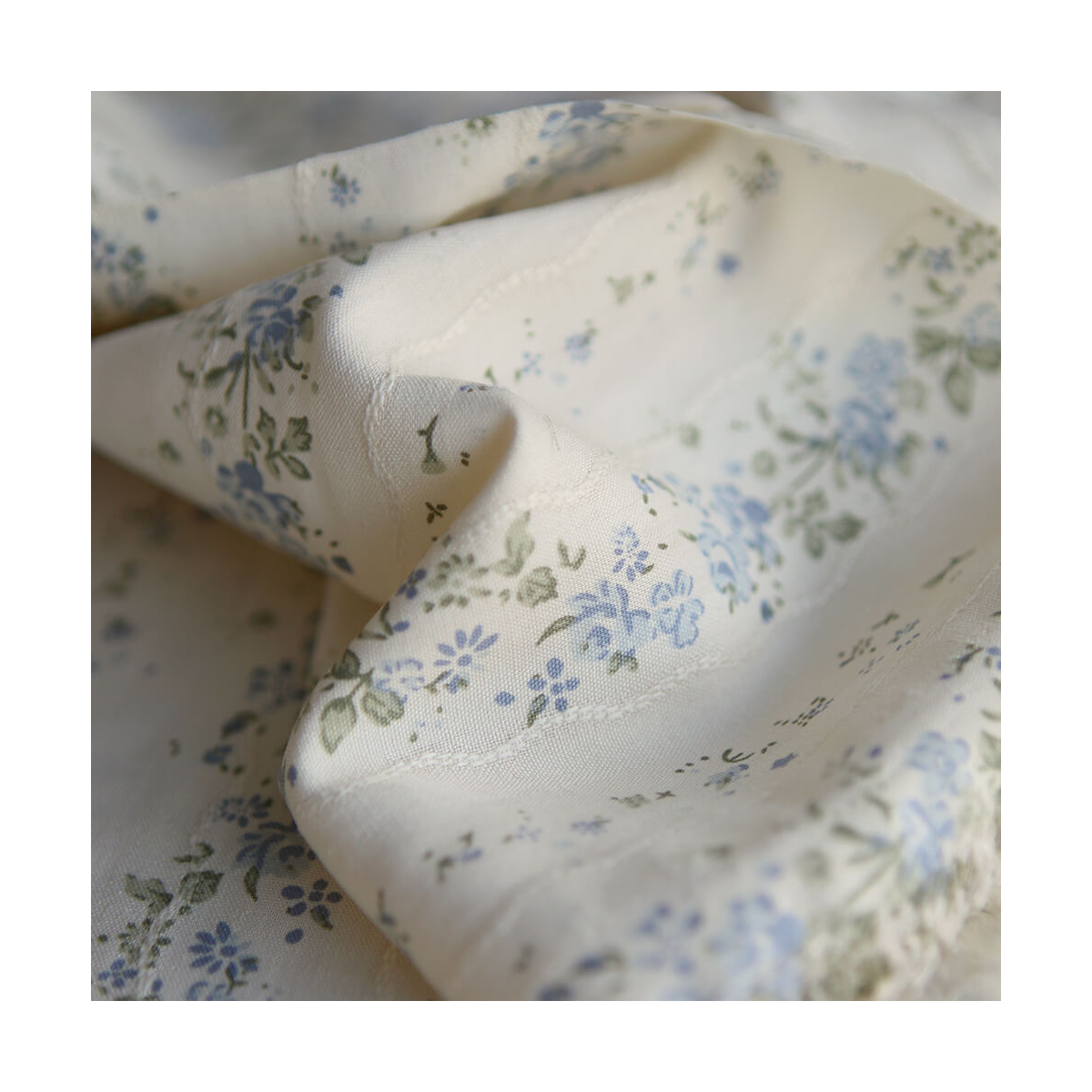 Camille - Tissu coton jacquard fleuri