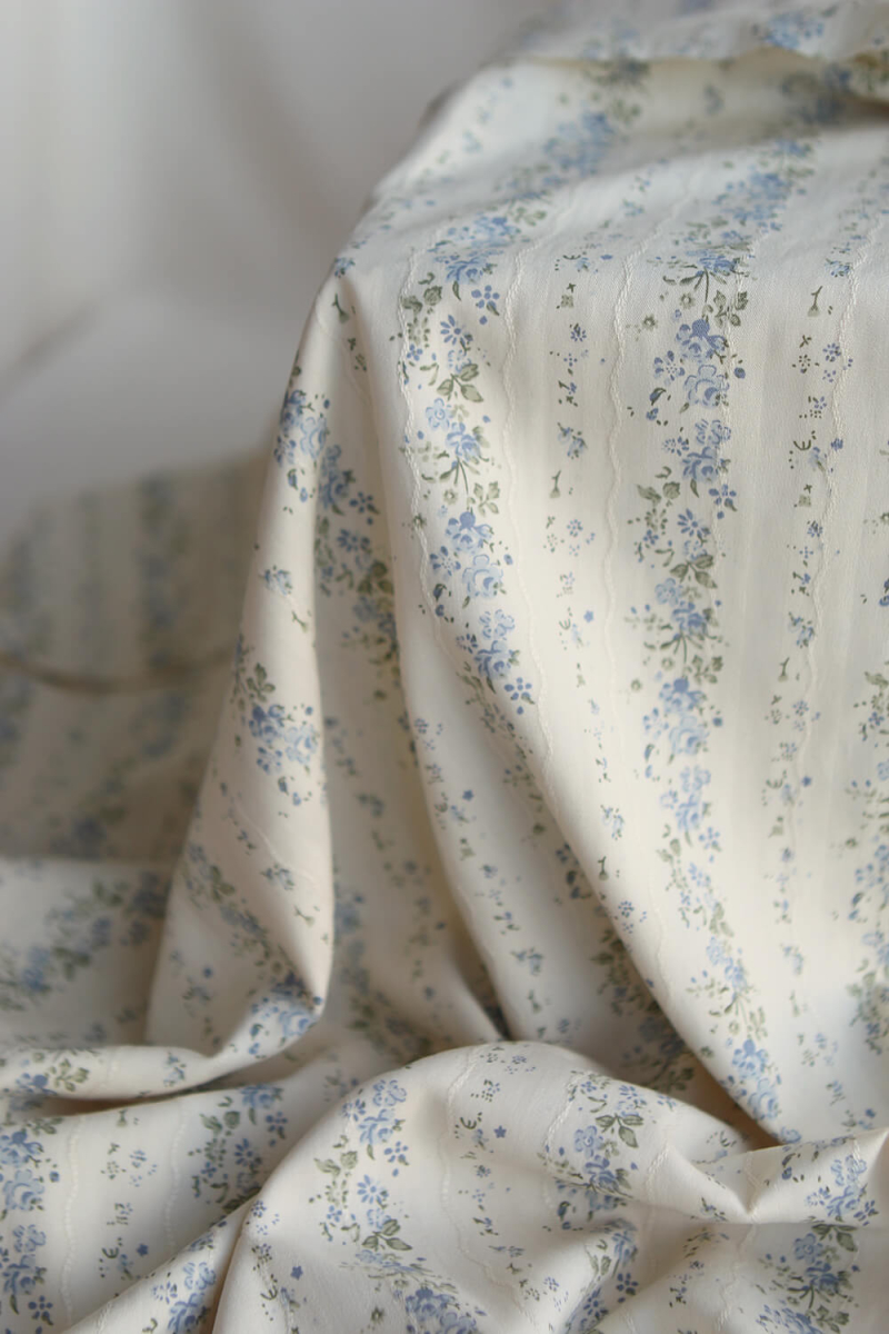 Camille - Tissu coton jacquard fleuri