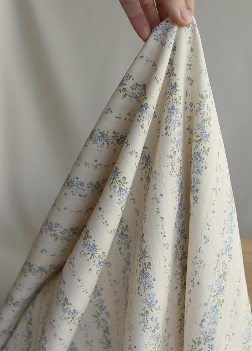 Camille - Tissu coton jacquard fleuri
