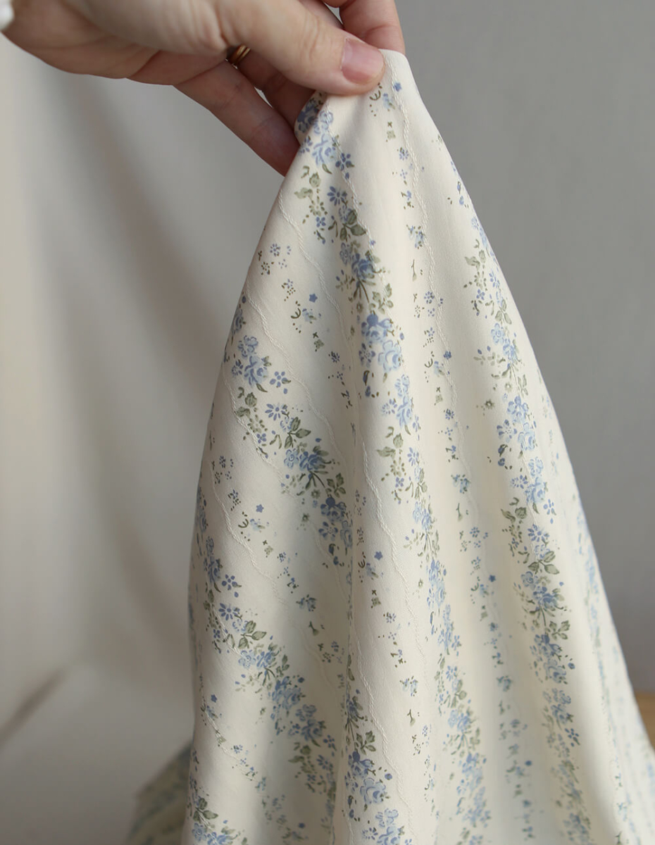 Camille - Tissu coton jacquard fleuri