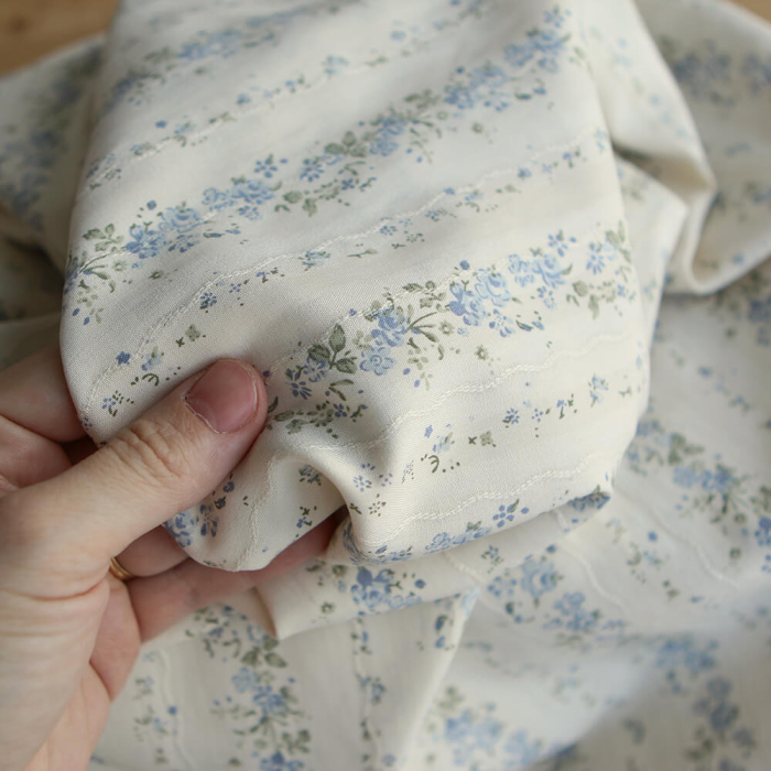 Camille - Tissu coton jacquard fleuri