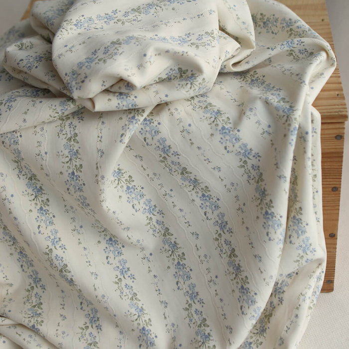 Camille - Tissu coton jacquard fleuri