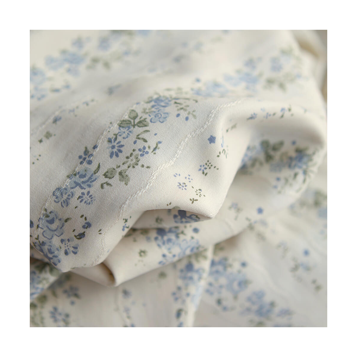 Camille - Tissu coton jacquard fleuri