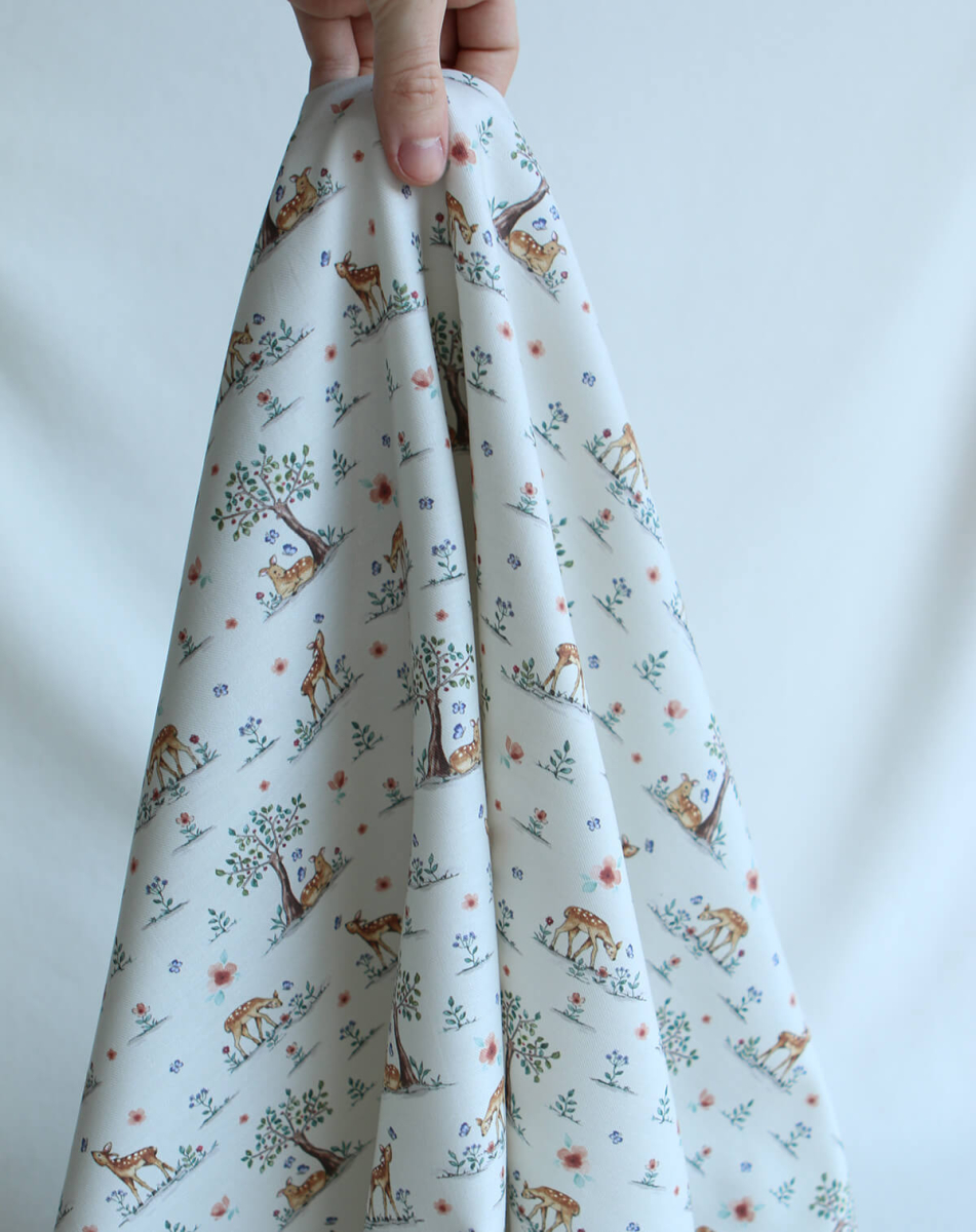 Bambi - Tissu sergé / twill de coton organique imprimé faons