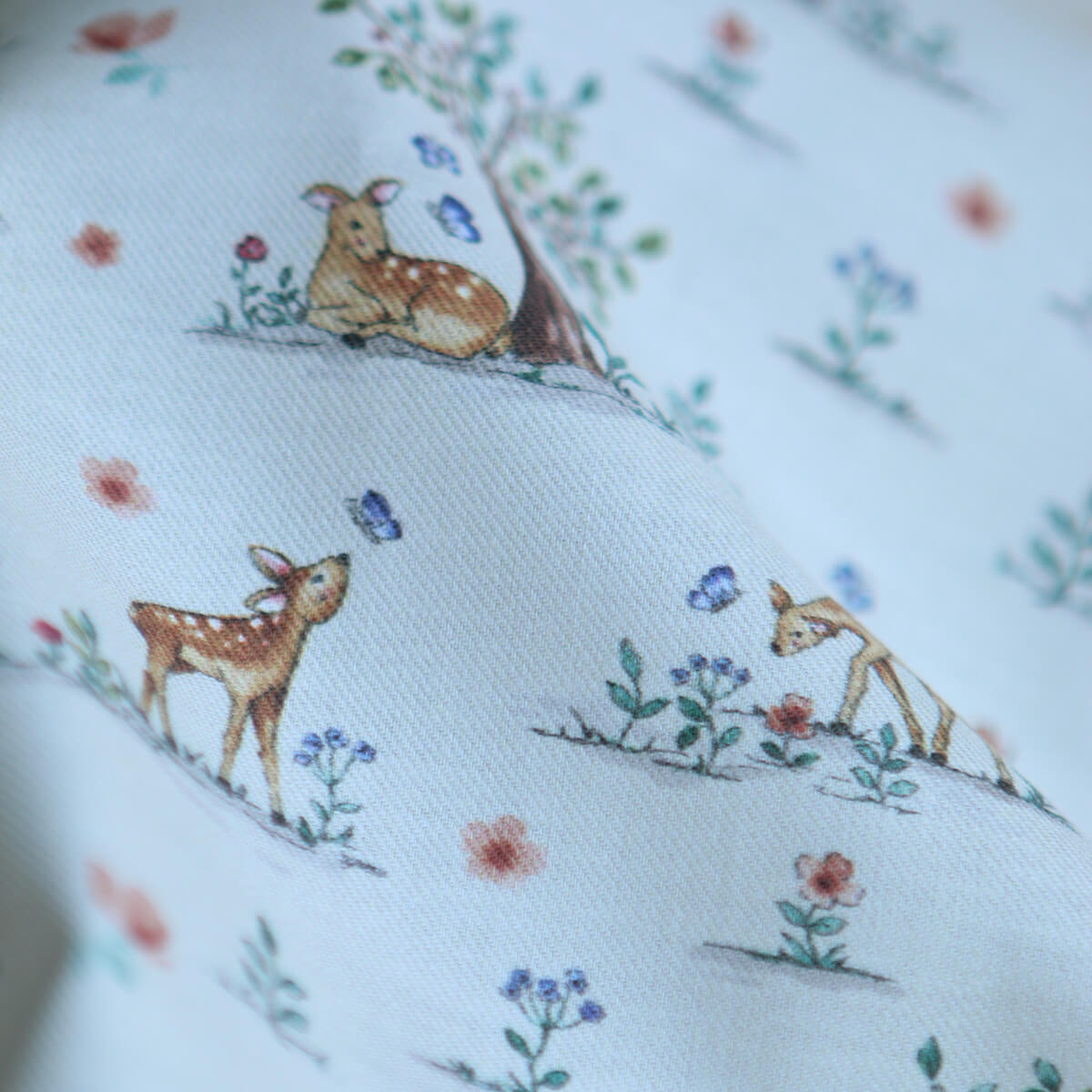 Bambi - Tissu sergé / twill de coton organique imprimé faons