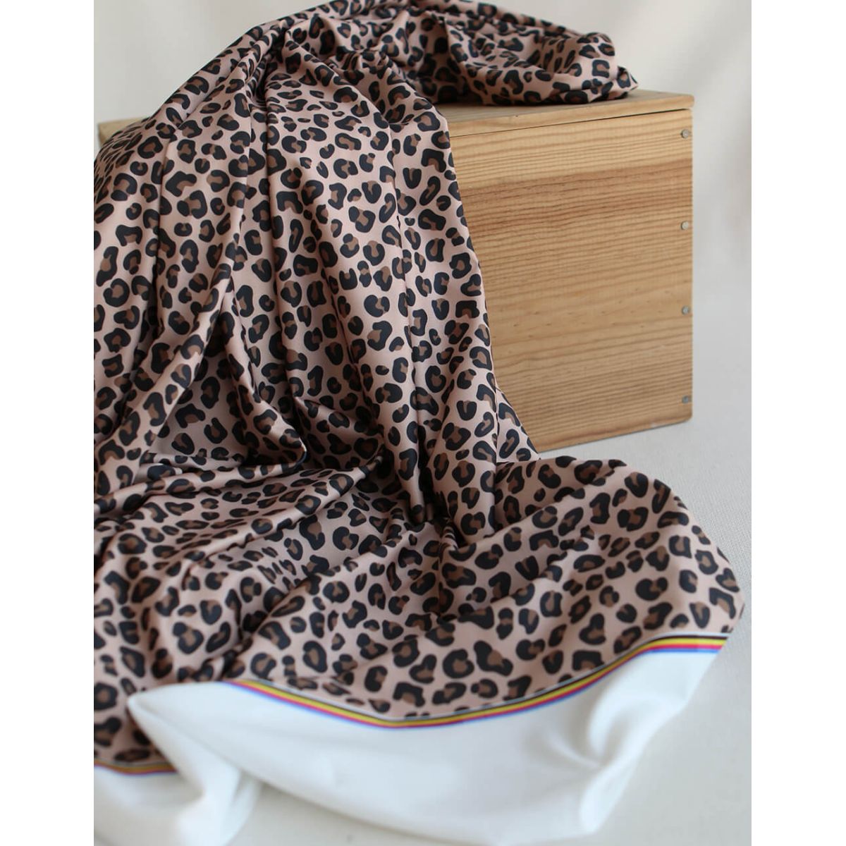 Lea - Tissu Lycra (maillot de bain) UPF50 exclusif graou fond nude