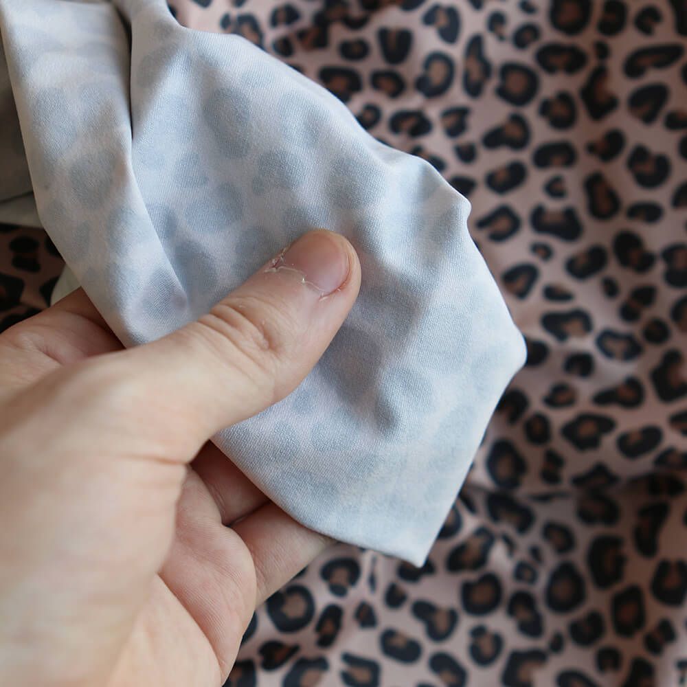 Lea - Tissu Lycra (maillot de bain) UPF50 exclusif graou fond nude