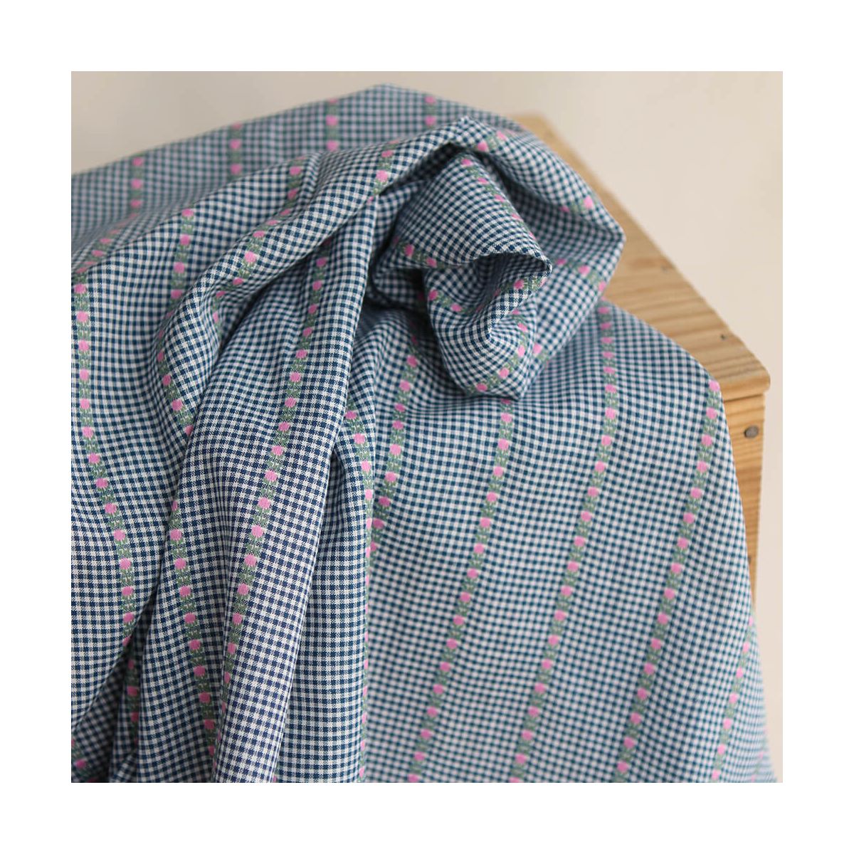 Rosanna - Tissu coton vichy jacquard avec petites fleurs roses