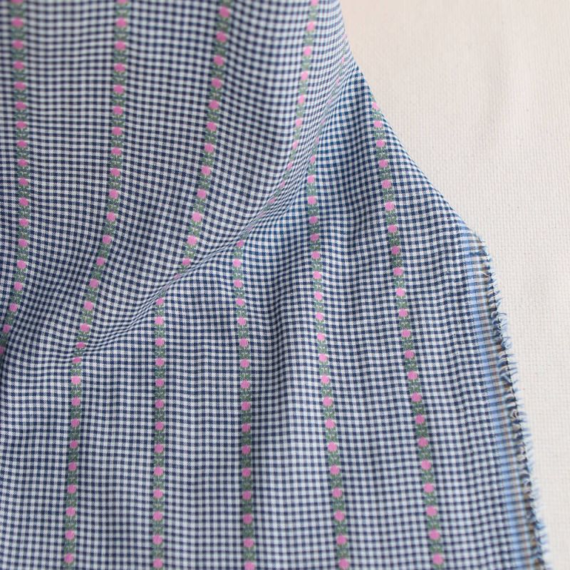 Rosanna - Tissu coton vichy jacquard avec petites fleurs roses