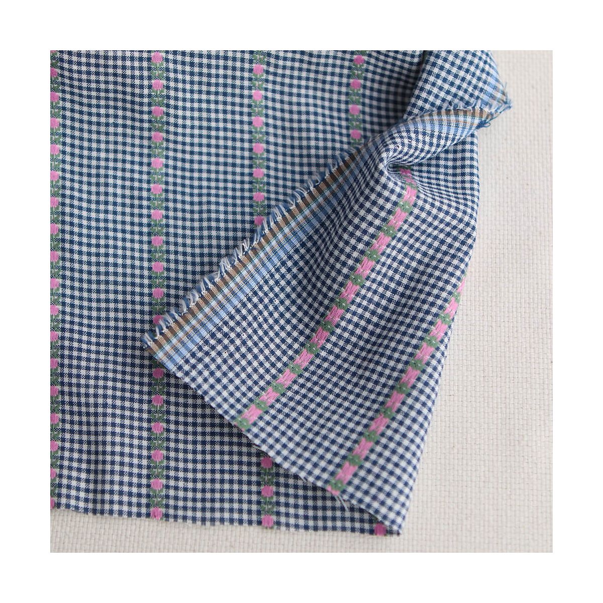 Rosanna - Tissu coton vichy jacquard avec petites fleurs roses