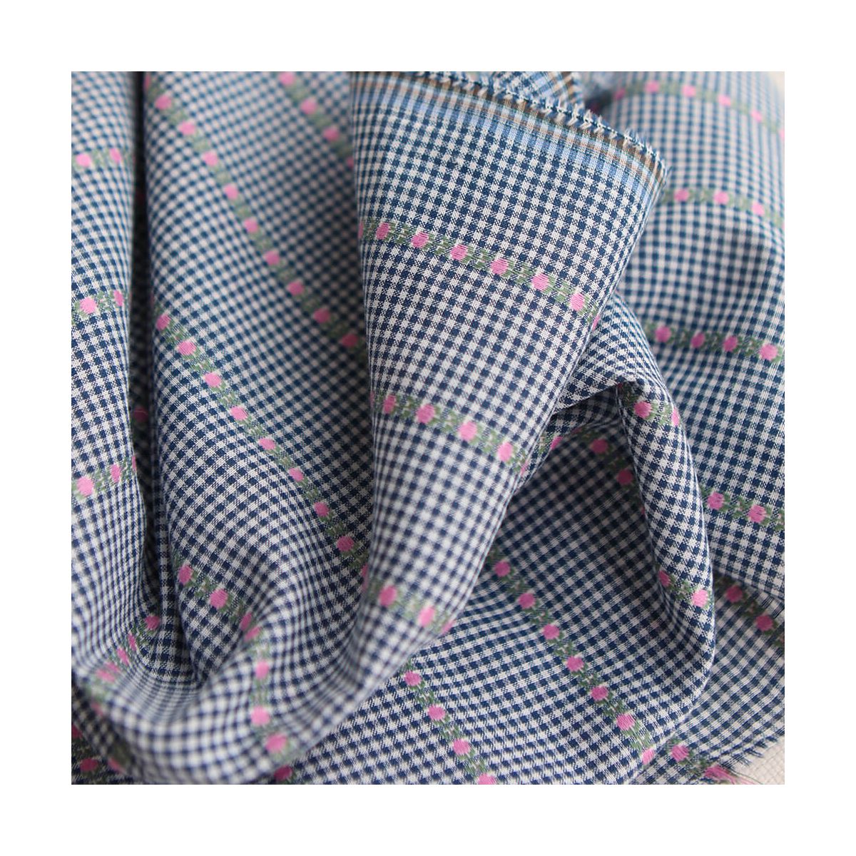 Rosanna - Tissu coton vichy jacquard avec petites fleurs roses