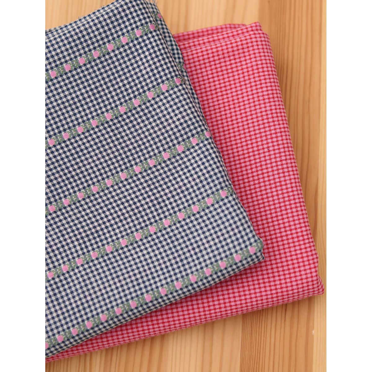 Rosanna - Tissu coton vichy jacquard avec petites fleurs roses