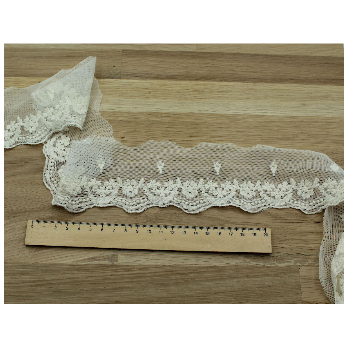 Galon tulle souple broderie coton brodé 70mm x 1m Galon tulle souple broderie coton brodé 70mm x 1m