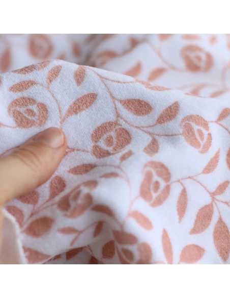 Velours de coton Nicky fond blanc lait motif argile rose