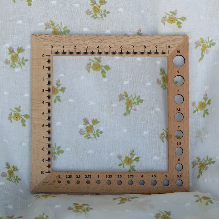 Céline - Plumetis de coton imprimé fleuri vert et ocre