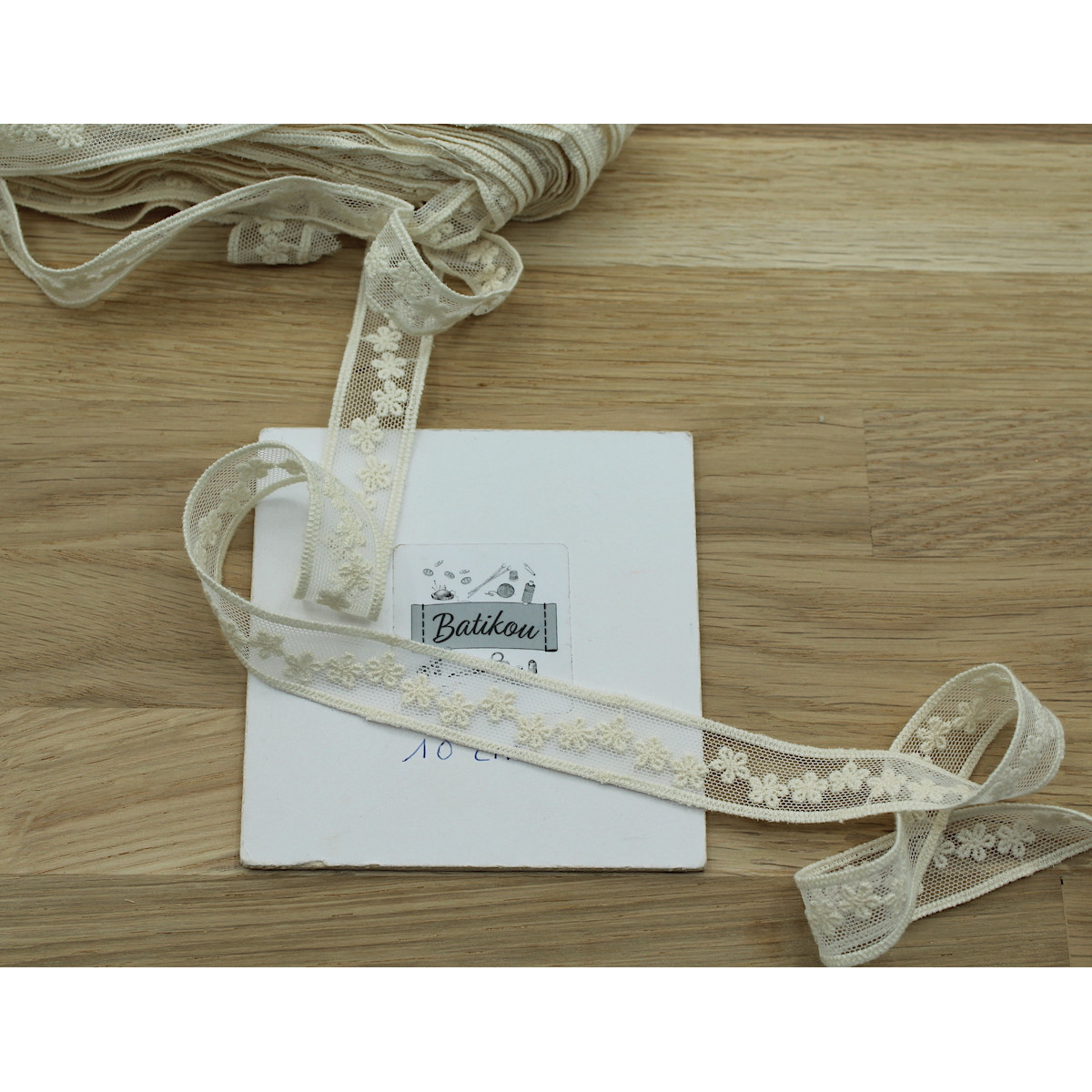 Galon tulle souple broderie coton brodé 20mm x 1m Galon tulle souple broderie coton brodé 20mm x 1m