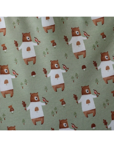 Jersey coton côtes fines à motifs petits ours de la forêt fond vert sauge