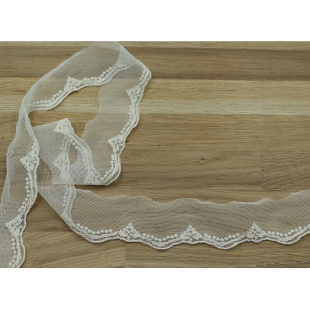Galon tulle souple broderie coton brodé 40mm x 1m Galon tulle souple broderie coton brodé 40mm x 1m