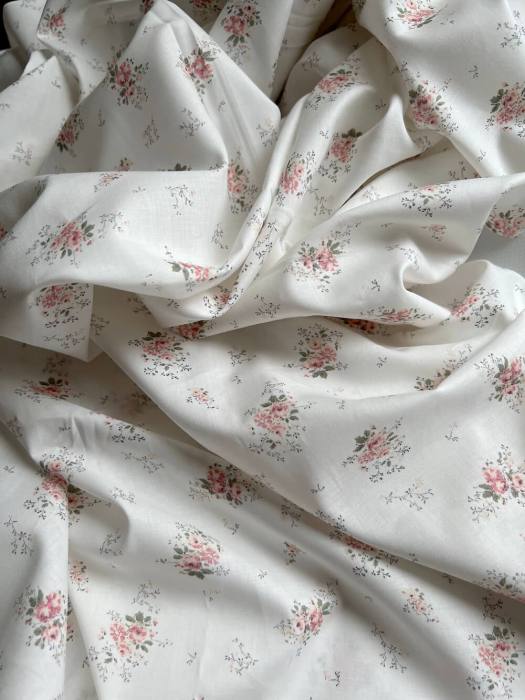 Tissu batiste coton douce imprimé fleuri ROMANCE vintage romantique Batikou