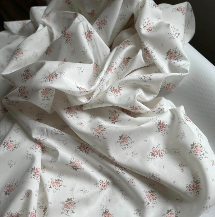 Tissu batiste coton douce imprimé fleuri ROMANCE vintage romantique Batikou