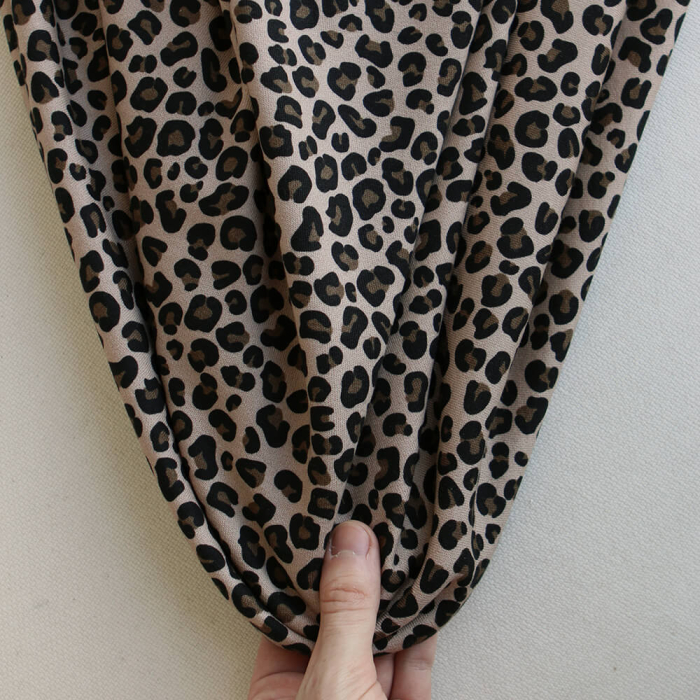 Lea - Tissu sweat exclusif graou noir et châtaigne fond beige poudré