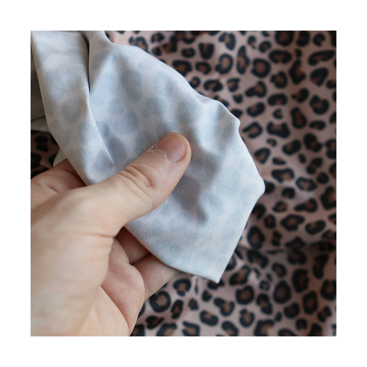 Lea - Tissu Lycra (maillot de bain) UPF50 exclusif graou fond nude