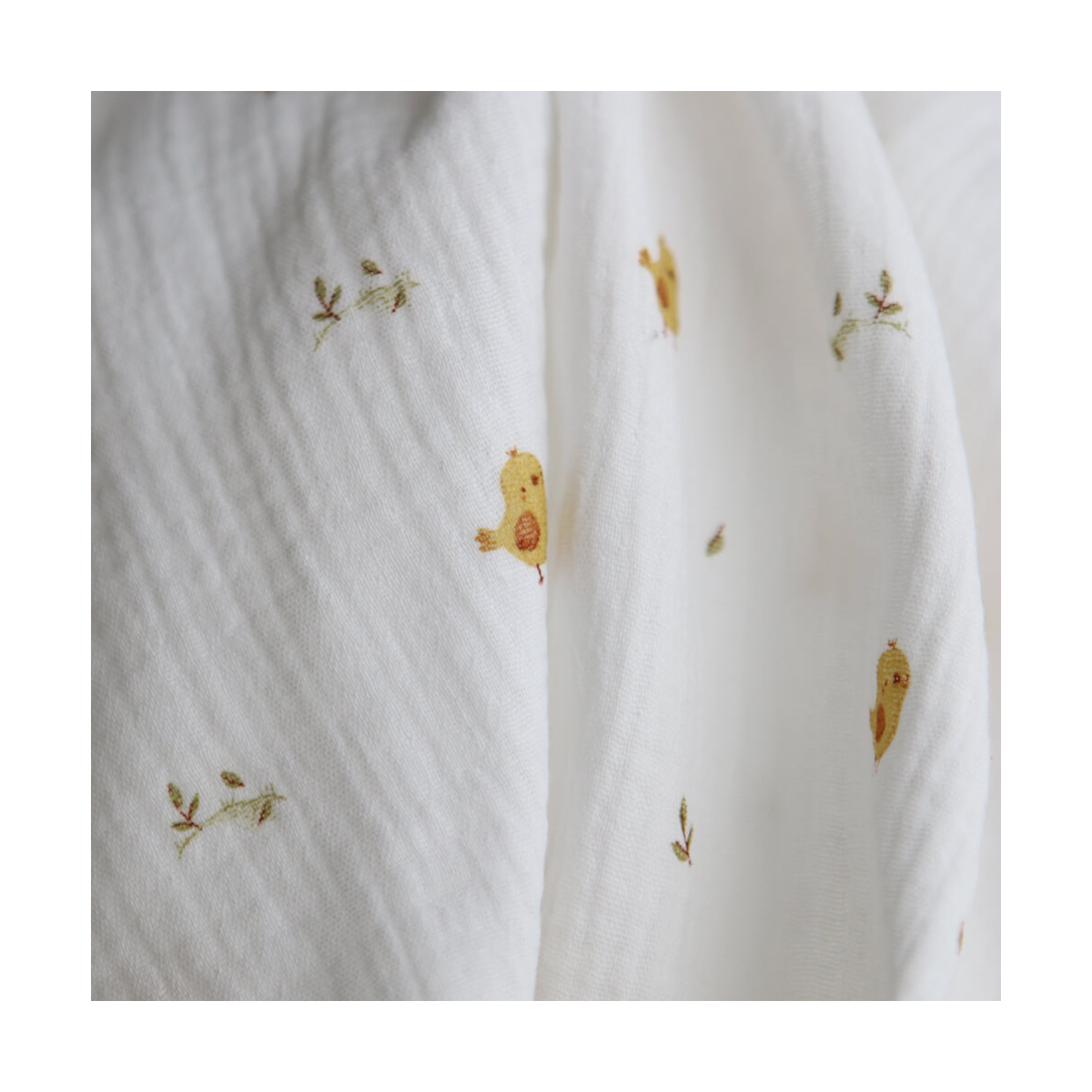 Carlito - Double gaze de coton motif fond blanc motif poussin