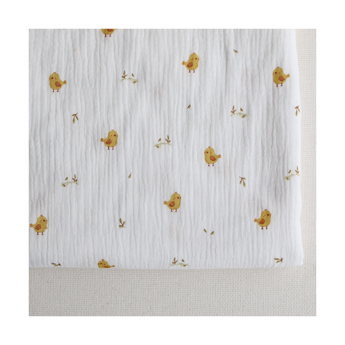 Carlito - Double gaze de coton motif fond blanc motif poussin