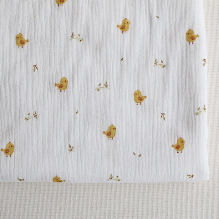 Carlito - Double gaze de coton motif fond blanc motif poussin