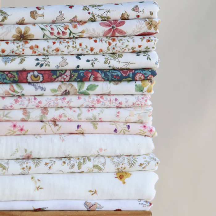 Carlito - Double gaze de coton motif fond blanc motif poussin