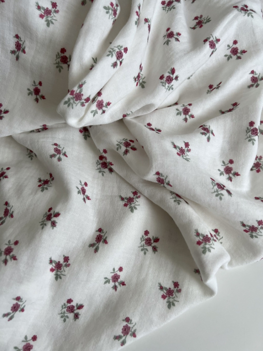 Celine - Double gaze de coton BIO blanc motif fleuri coloris figue Tissus issus de l'agriculture biologique  - 8