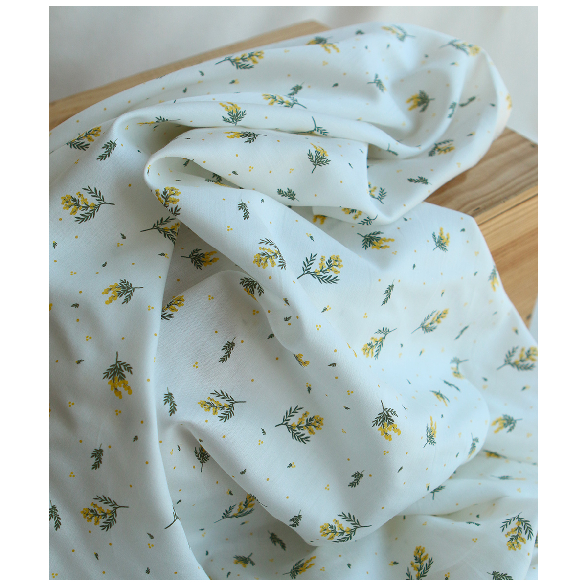 Mimosa - Batiste de coton douce à imprimé exclusif mimosa allégé