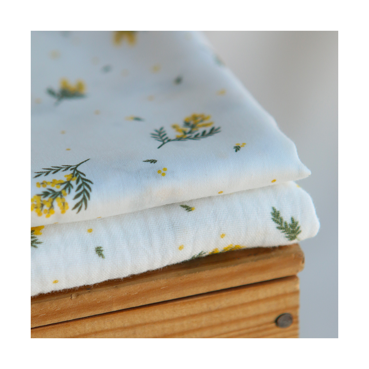 Mimosa - Batiste de coton douce à imprimé exclusif mimosa allégé