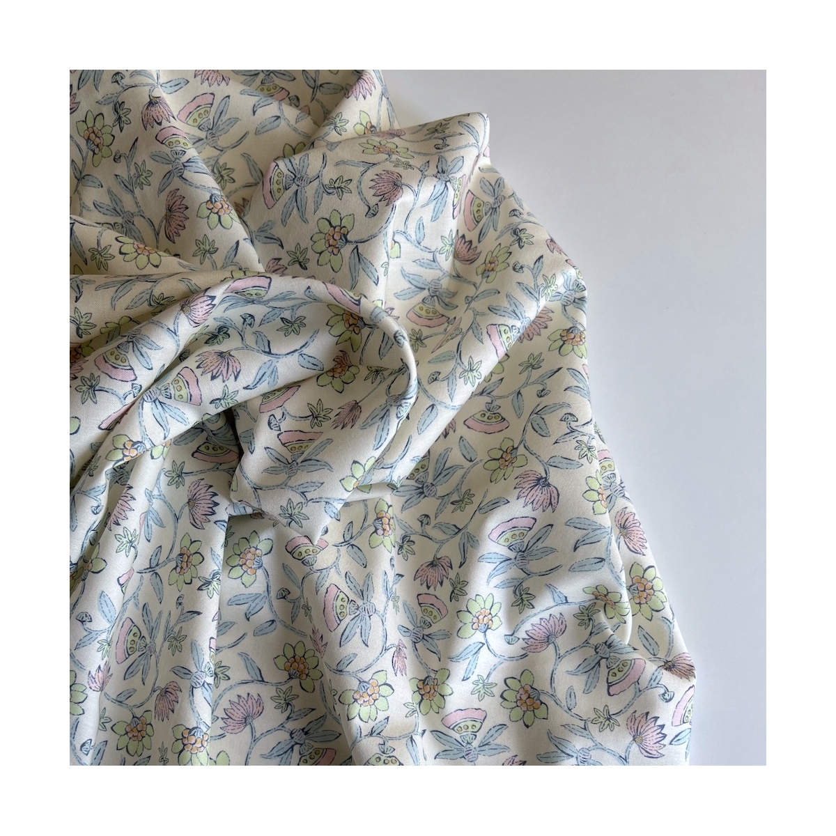 India - Popeline de coton BIO imprimé fleurs indiennes Tissus issus de l'agriculture biologique  - 7