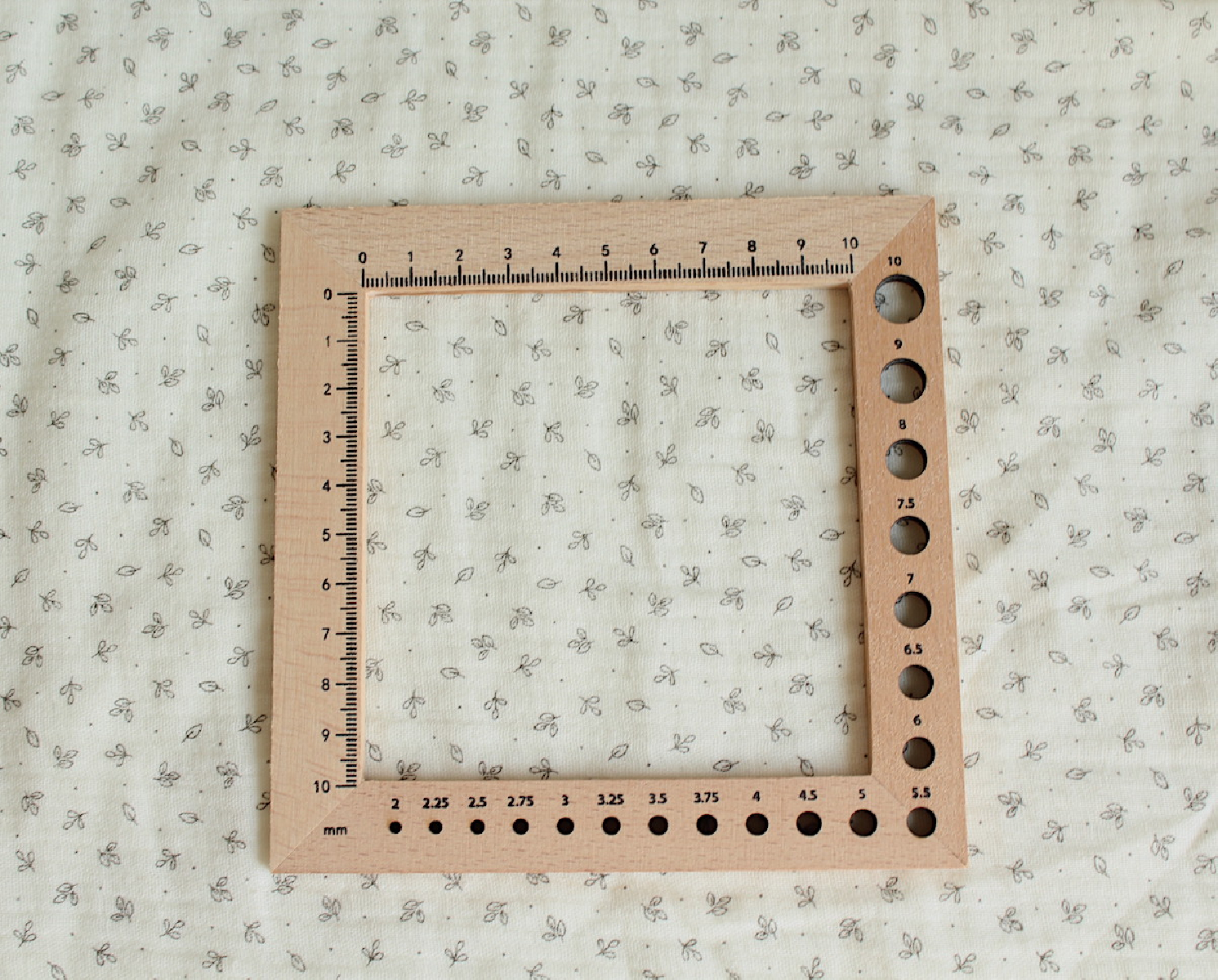 Double gaze de coton BIO écru motifs feuilles