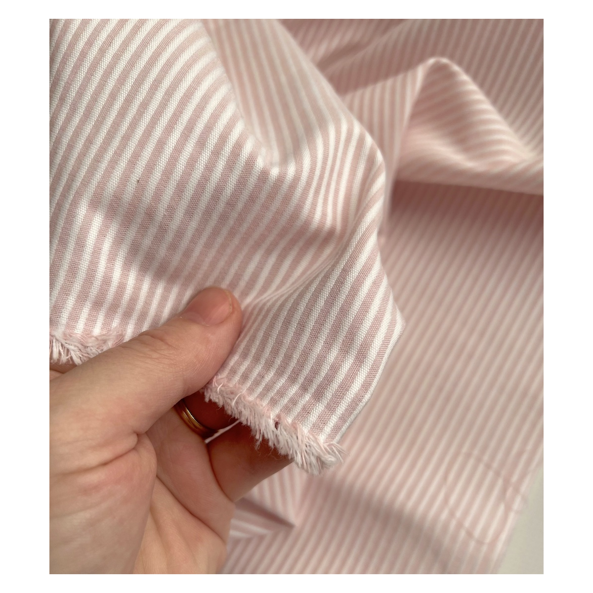 Coton bio gaufré à rayures rose dragée / blanc Tissus issus de l'agriculture biologique  - 7