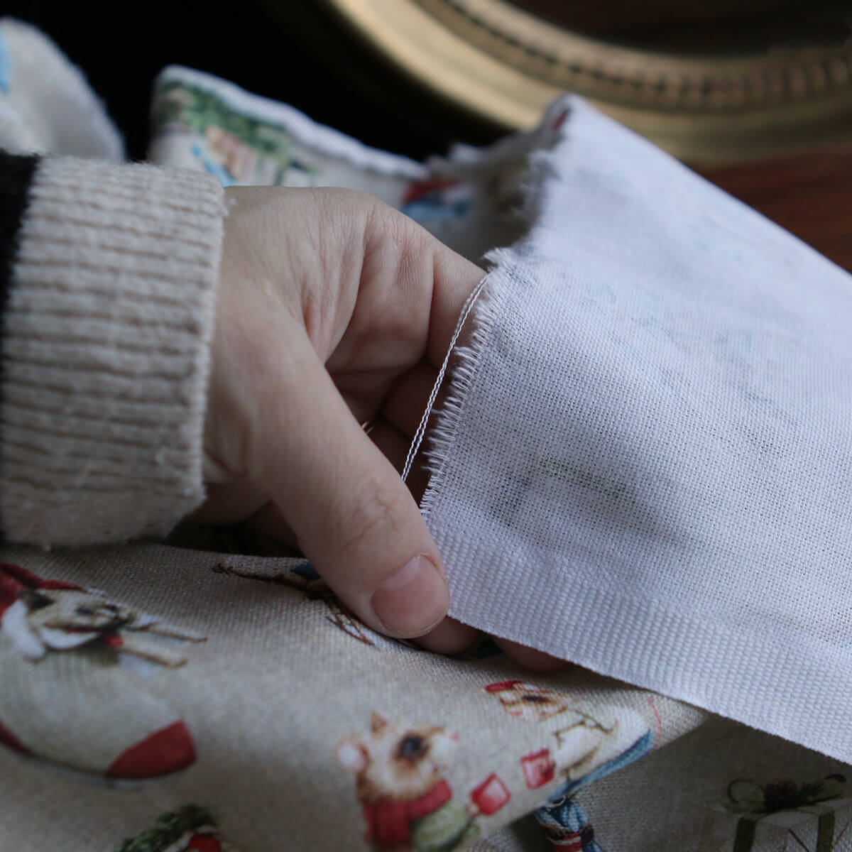 Toile de coton canvas motif animaux de noël fond beige