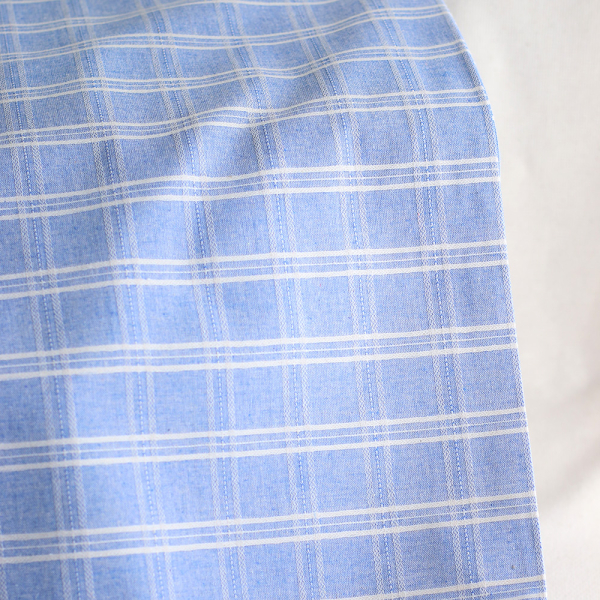 Tissu coton et viscose texturé quadrillage blanc et bleu nuage 2