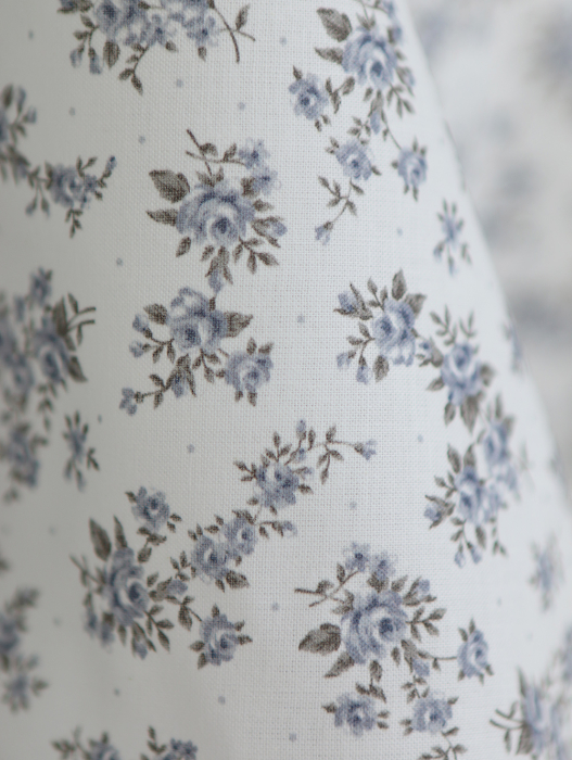 Lilou - Popeline douce coton BIO organique fond blanc imprimé exclusif vert et bleu