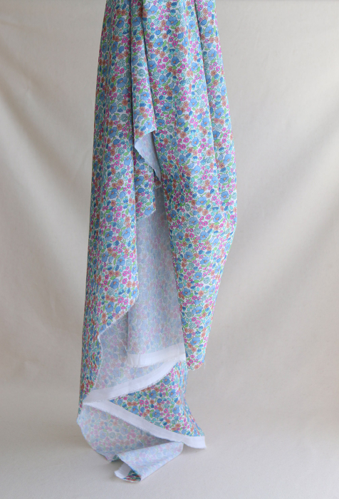 Maelle - Batiste de coton douce à imprimé fleuri bleu