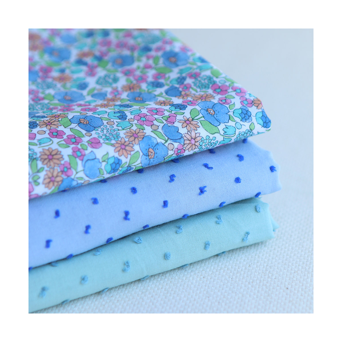 Maelle - Batiste de coton douce à imprimé fleuri bleu