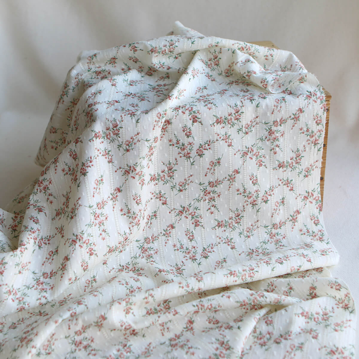 Blandine - Broderie anglaise plumetis coton texturé imprimé fleuri